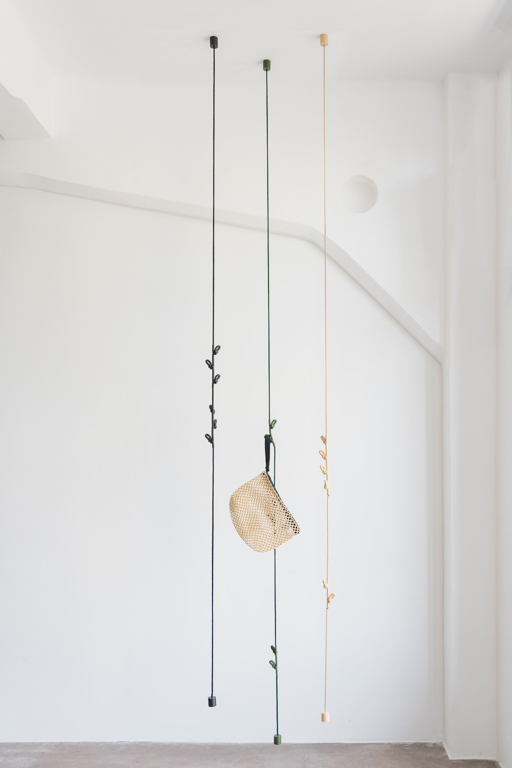 KNOTTED COAT RACK - BLACK