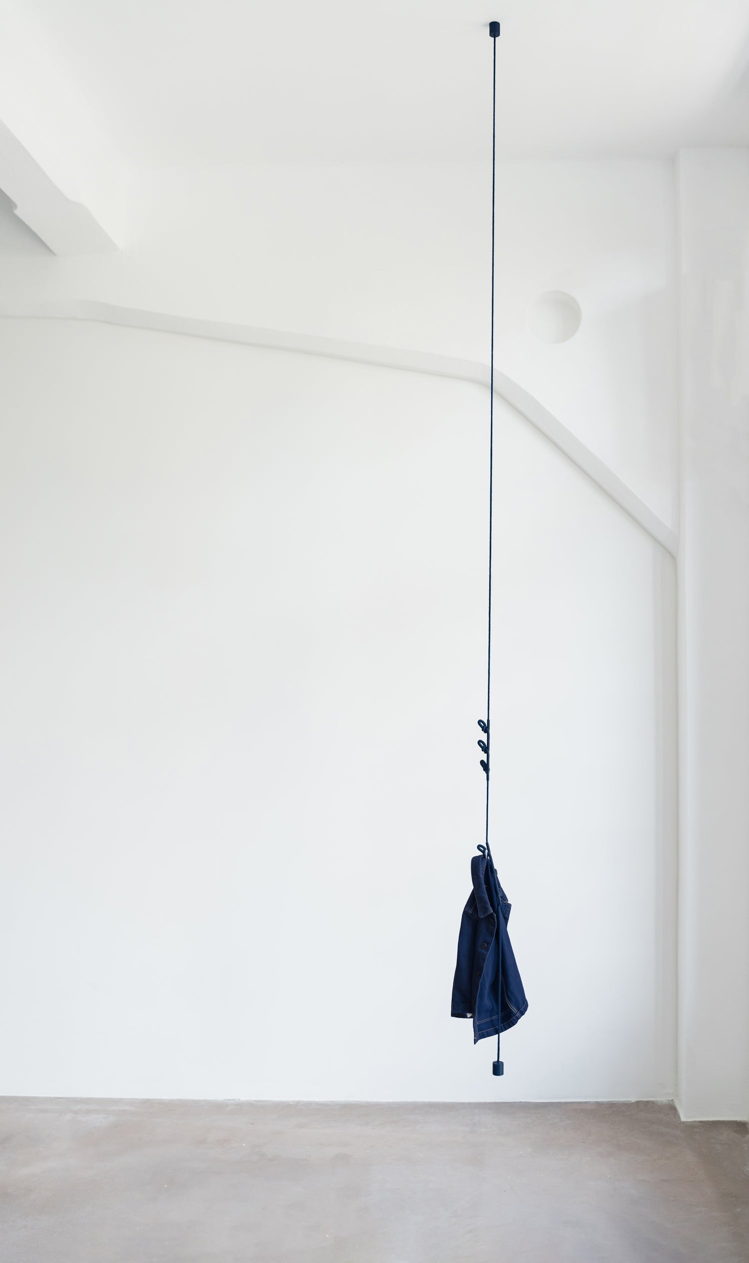 KNOTTED COAT RACK - NAVY