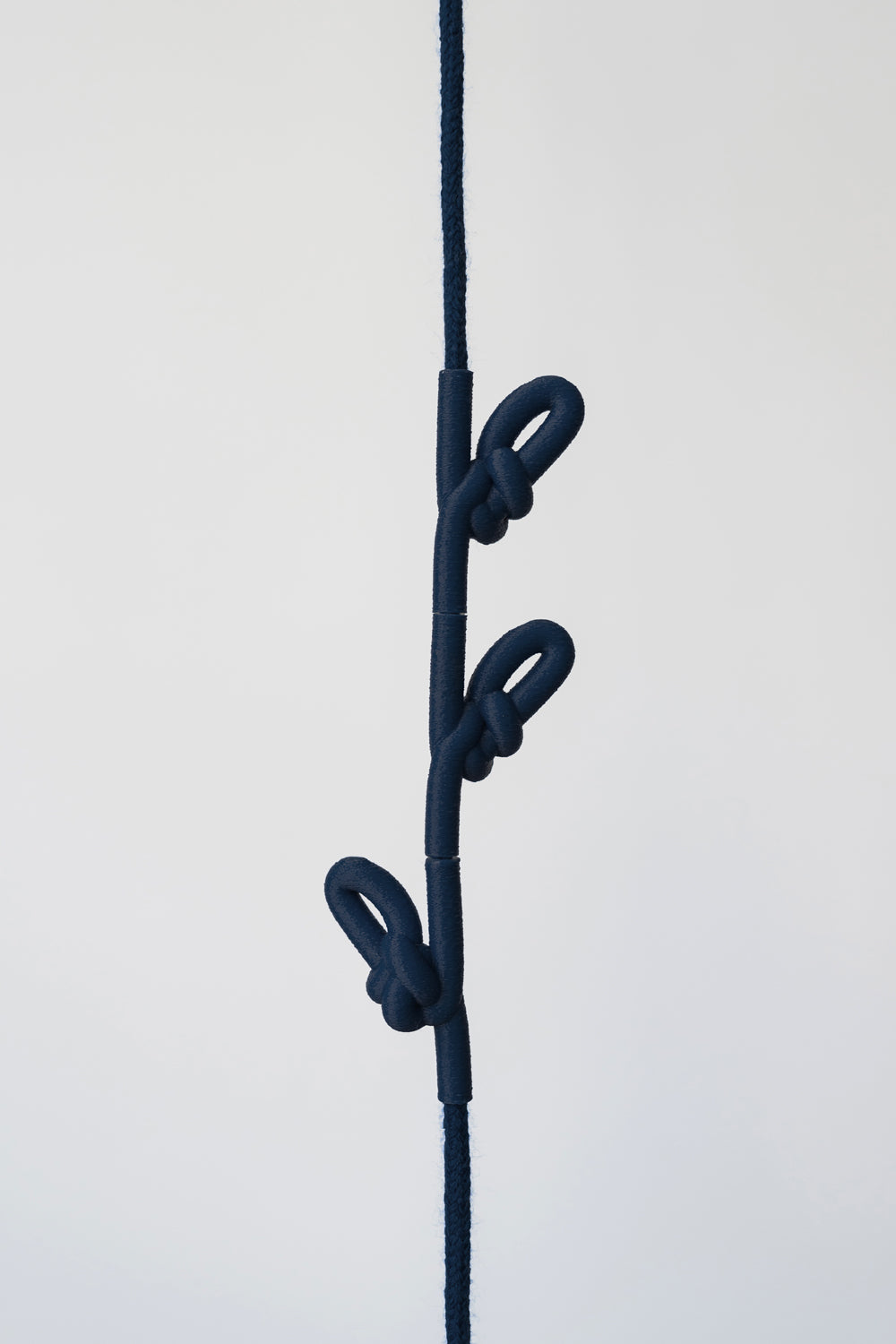 KNOTTED COAT RACK - NAVY