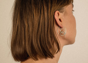 Aera Single Hoop Earring