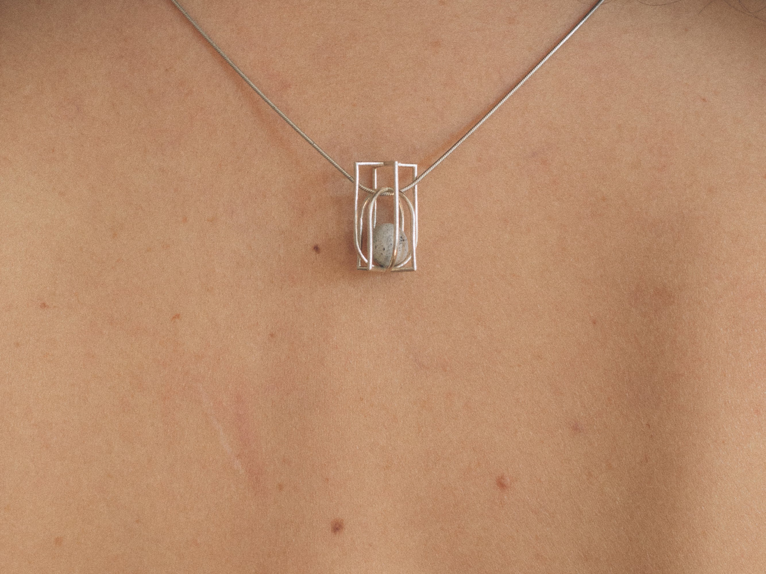 KALMA PENDANT NECKLACE
