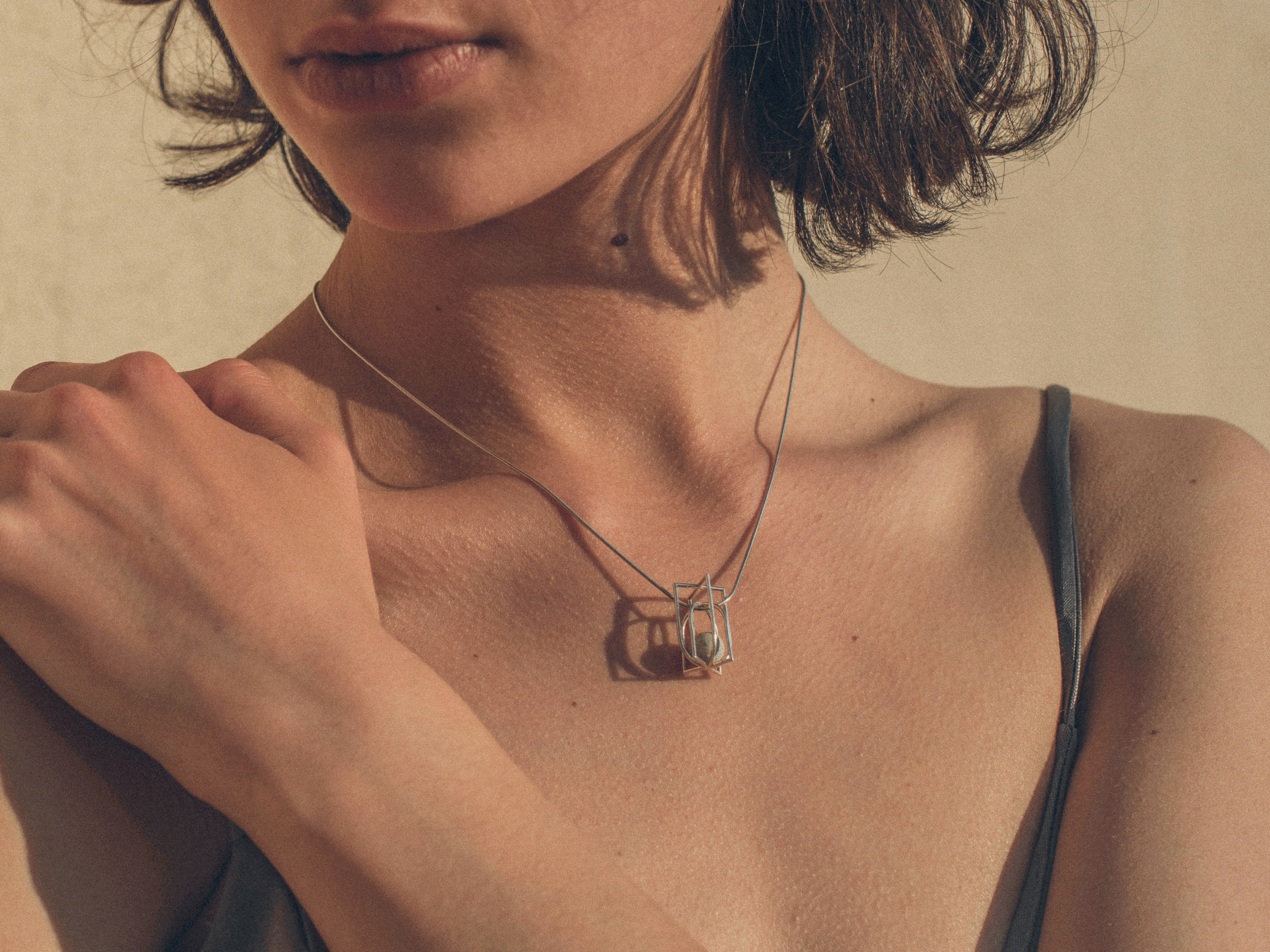 KALMA PENDANT NECKLACE